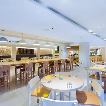 Harris Hotel Seminyak-2